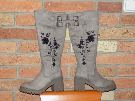 37-es_csizma_bogyiszloival_2025.01.22..jpg 37-es_csizma_bogyiszloival_2025.01.22..jpg